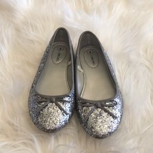 Girl’s glitter flats